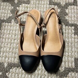 Women’s Shoes Time and True Black Tipped Tan Mini Heel Sandal Shoes Size 9